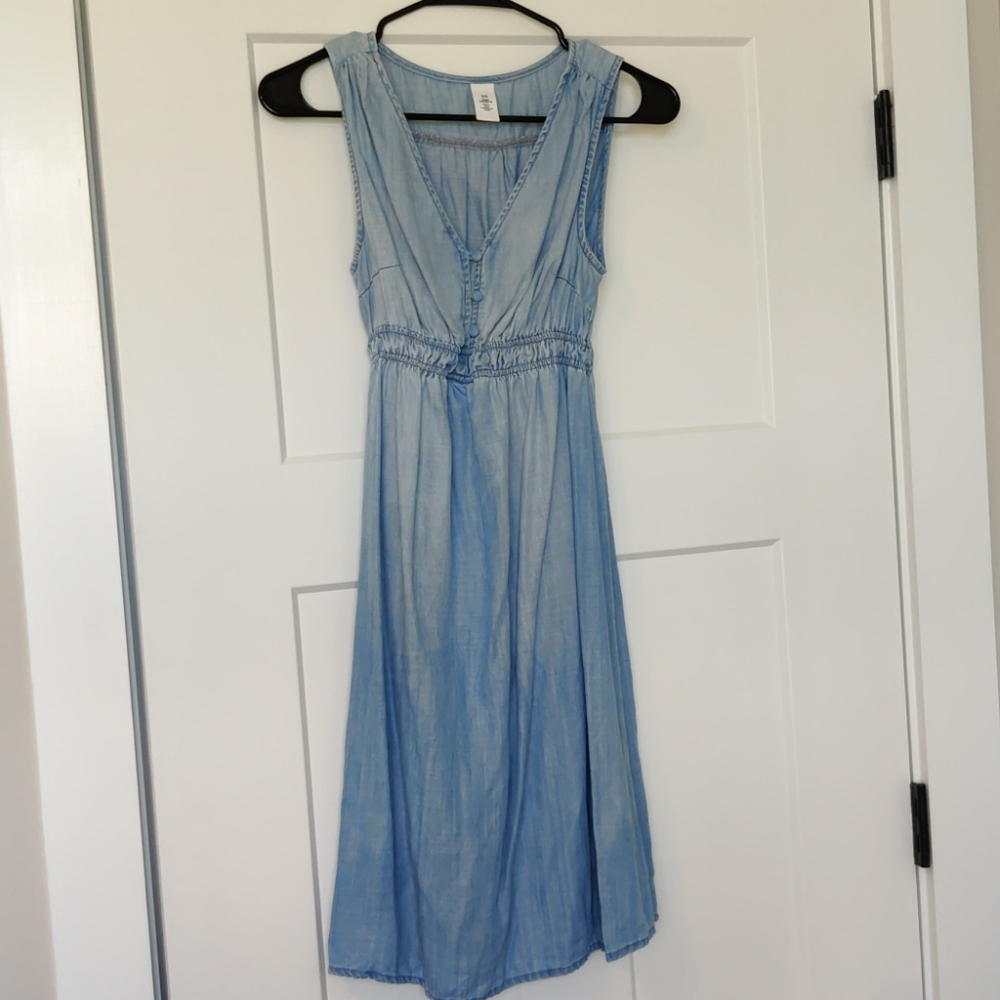 Maternity chambray dress